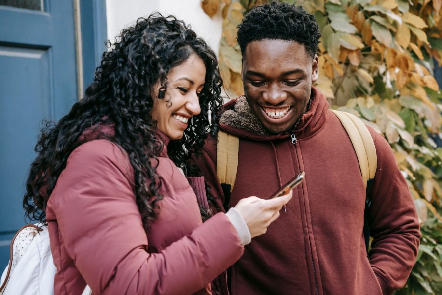 Faut-il vraiment se parler tous les jours au début d&rsquo;une relation ?